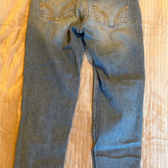 Hollister Distressed Jeans - Picture 3 of 3